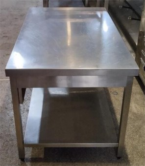 Τραπέζι Ανοξείδωτο Χαμηλό 110x70x71Cm Μεταχειρισμένο 